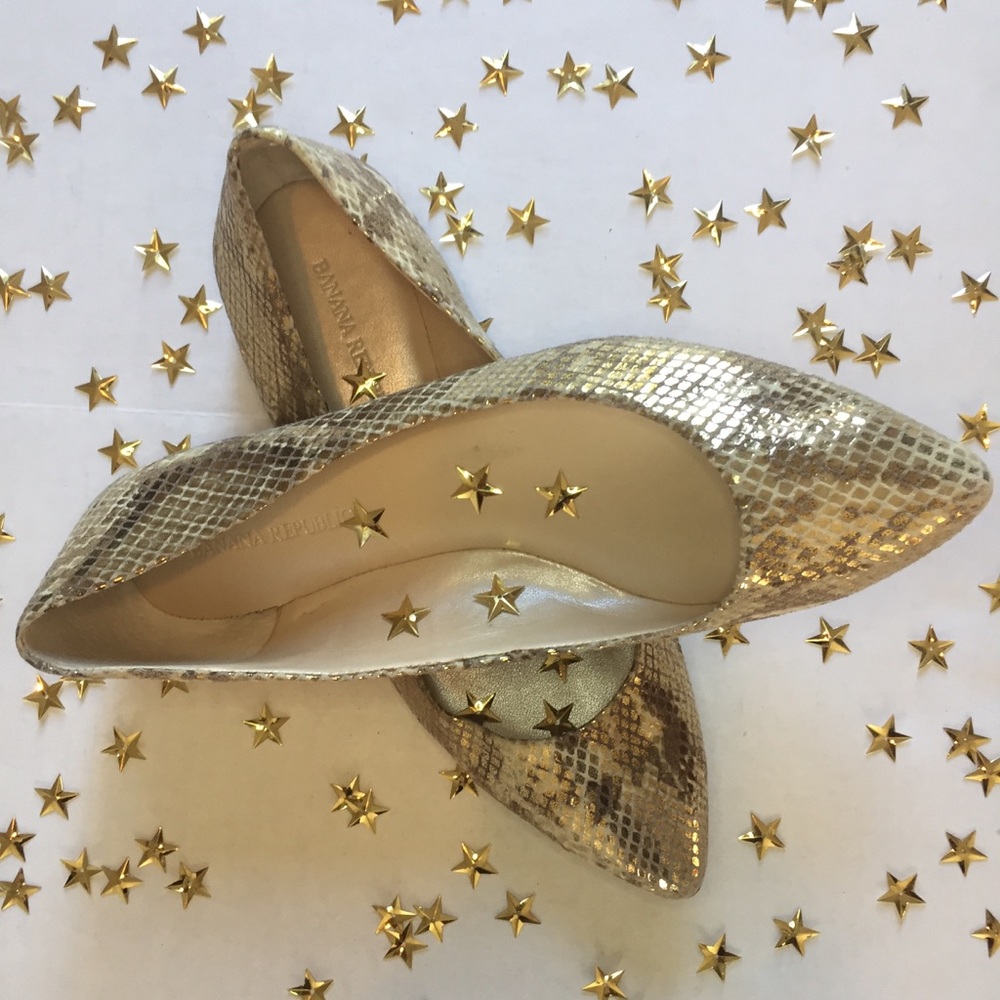 Banana Republic Gold Leather Ballet  Flats 6.5